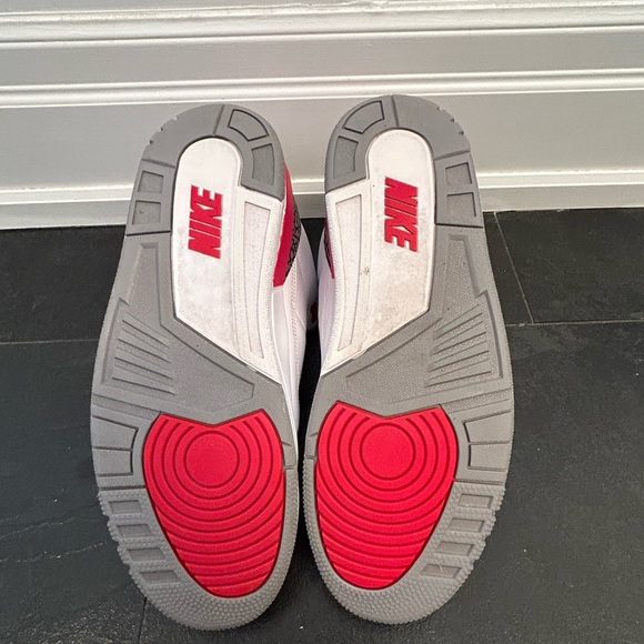 Jordan 3 Fire Red 2022 - Picture 8 of 12
